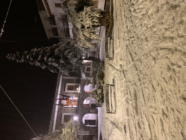 Plaza del ayuntamiento de Bejis. Temporal filomena (enero 2021)